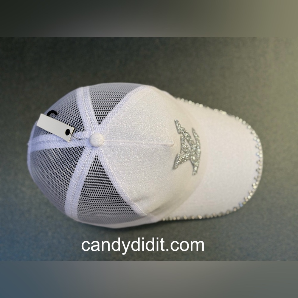 NWT Beautiful Handmade A Touch Of Sparkle Silver LV Logo White Ball Cap - Picture 9 of 10